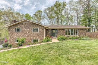2532 Essex Dr, Kingsport, TN 37660