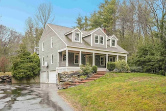 3 Amos Tuck Rd, Kensington, NH 03833
