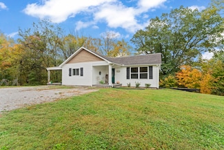 560 Pea Ridge Rd, Chestnut Mound, TN 38552