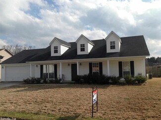 243 Hunters Run Dr, Benton, AR 72015