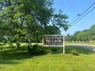 3901 Fort St Unit 202, Trenton, MI 48183