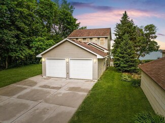 3413 Interlachen Dr NE, Andover, MN 55304