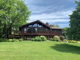 700 Reid Dr, Mount Horeb, WI 53572