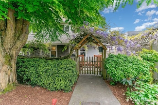 2829 Prosch Ave W, Seattle, WA 98119