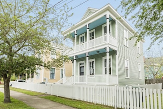 406 17th St, Galveston, TX 77550