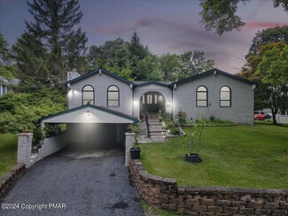 11 Club Ct, Stroudsburg, PA 18360