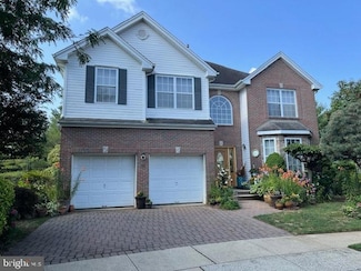 11 Pebble Beach Ct, Monroe Township, NJ 08831