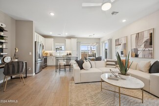 2824 W White Feather Ln, Phoenix, AZ 85083