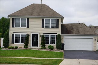 2242 Winterberry Dr, Lake View, NY 14085