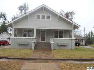 209 S Maple St, Pretty Prairie, KS 67570