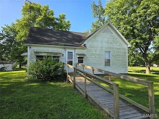 510 W 2nd St, Coffeen, IL 62017