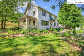 160 Old Turnpike Rd, Banner Elk, NC 28604