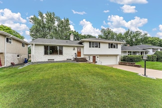 354 Edith Dr, Saint Paul, MN 55118