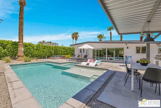 587 N Calle Marcus, Palm Springs, CA 92262