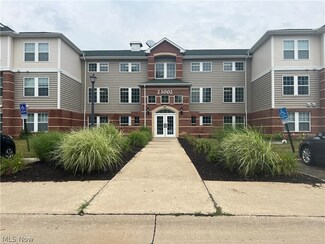 23002 Chandlers Ln Unit 231, Olmsted Falls, OH 44138