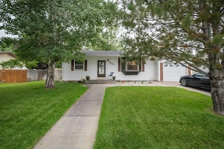 607 7th St, Cody, WY 82414