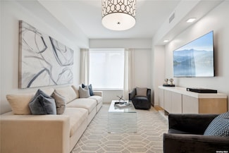 218 Middle Neck Rd Unit 107, Great Neck, NY 11021