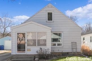 832 Valley Ave NW, Grand Rapids, MI 49504
