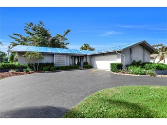 131 Doral Cir, Naples, FL 34113