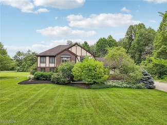 8321 Timber Trail, Chagrin Falls, OH 44023
