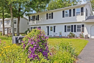 7 Hopkins St, South Burlington, VT 05403