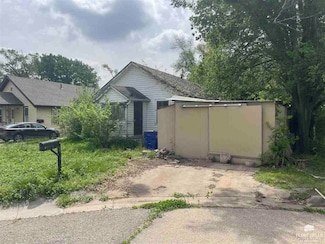 417 W 15th St, Junction City, KS 66441