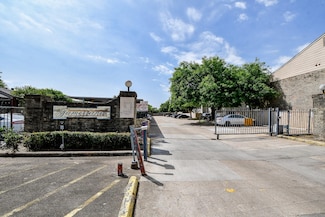 8201 Richmond Ave Unit 37, Houston, TX 77063