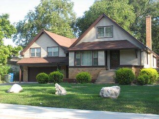 6928 W 107th St, Worth, IL 60482