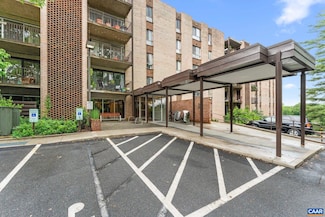 511 1st St N Unit 609, Charlottesville, VA 22902