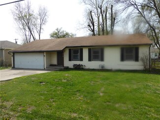 314 N Sibley St, Buckner, MO 64016