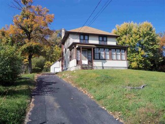 17 Wards Ln, Albany, NY 12204