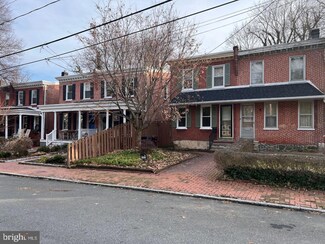 2402 Riddle Ave, Wilmington, DE 19806
