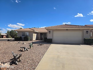 924 E Saguaro Dr, Pearce, AZ 85625