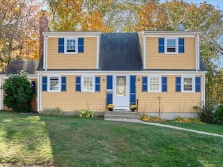 39 Columbia St, North Attleboro, MA 02760