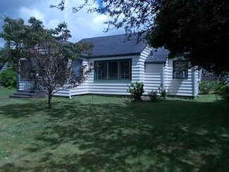 1127 Godfrey St, Raymond, WA 98577