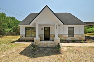 337 Forest Lake Dr, Del Valle, TX 78617