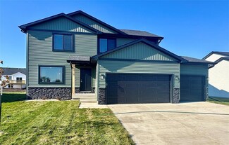 670 NW Rosemont Dr, Waukee, IA 50263