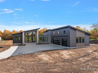 312 Ottogan Hills Ct, Dorr, MI 49323