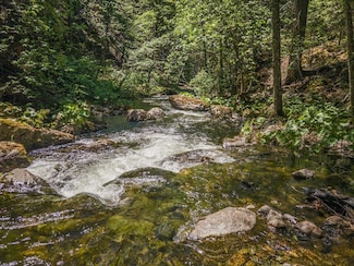 000 Callahan-Cecilville Rd, Callahan, CA 96097