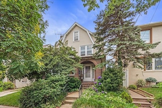 16608 Cryders Ln, Whitestone, NY 11357