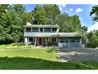 4833 Sparrow Rd, Minnetonka, MN 55345