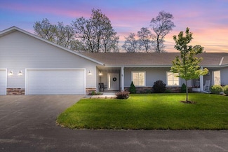 117 Sarah's Way Unit 152, Sheboygan Falls, WI 53085