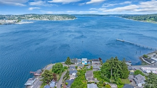 1811 Bay St, Port Orchard, WA 98366