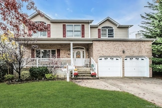 1716 Monroe Ave, Seaford, NY 11783