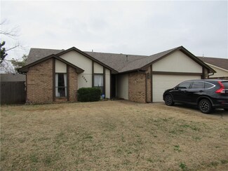 2200 Stepping Stone Trail, Edmond, OK 73013