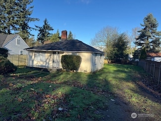 7464 S 118th Place, Seattle, WA 98178
