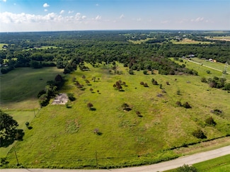 1630 Moore Rd, Cleburne, TX 76031