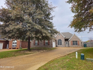 2976 Dawkins Cove Ct, Southaven, MS 38672