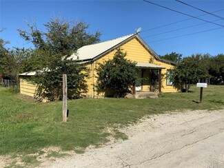 505 S Mary St, Comanche, TX 76442