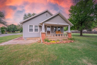 2022 Pine St, Harper, KS 67058